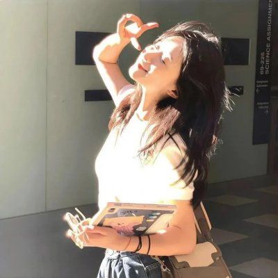 身份曝光后女秘书哭了